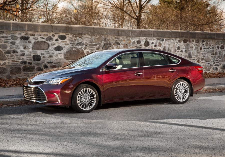 Toyota Avalon 2016 года  (фото 18 из 21)